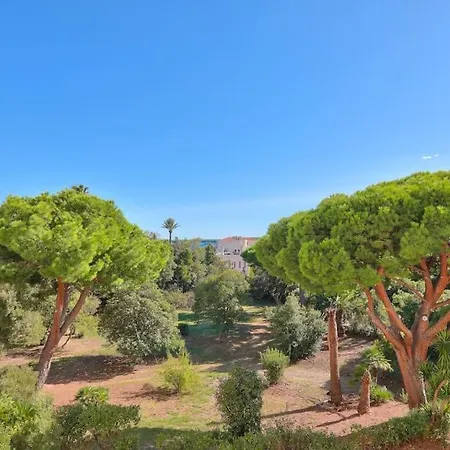 Superb 2 Bedroom Flat With Balcony Near La Croisette *
